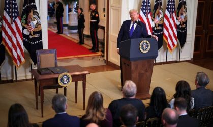 Trump sanciona Lei Laken Riley em nova medida anti-imigração