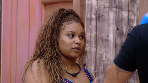 Camilla Maia se revoltou por ter sido chamada de VTzeira pela dupla Raissa e Edilberto