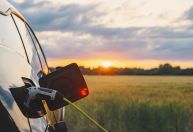Carro elétrico tem sido difícil de emplacar; entenda melhor por quê