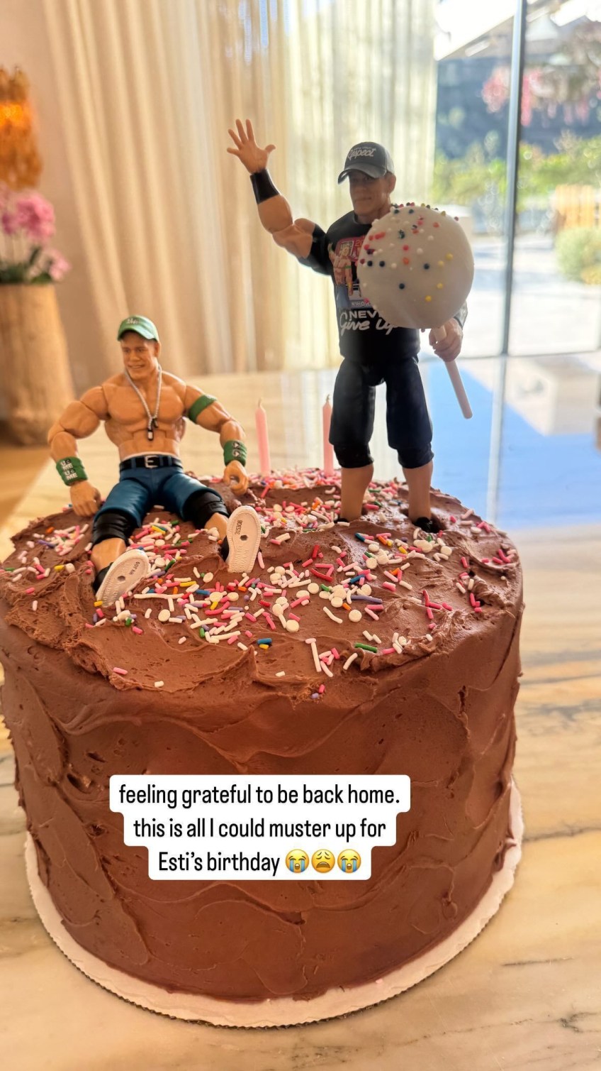 Modelo norte-americana celebrou aniversário da filha após voltar para casa • Instagram/Chrissy Teigen