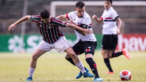 São Paulo e Fluminense durante disputa na Copinha