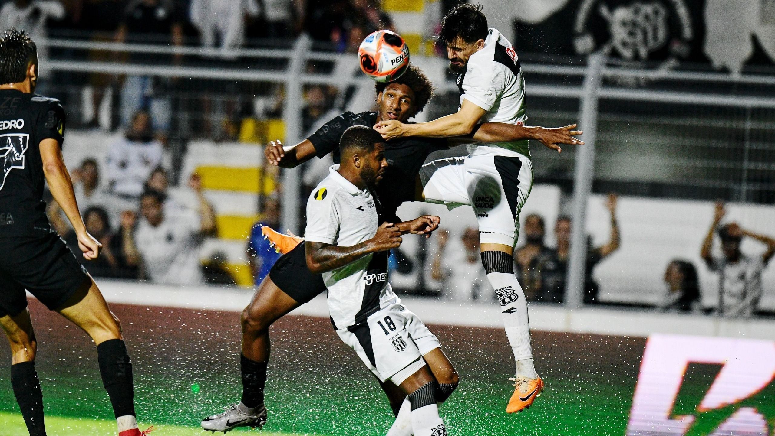 Lance em Ponte Preta x Corinthians, pelo Paulistão