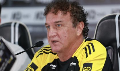 O técnico Cuca em apresentação no Atlético-MG