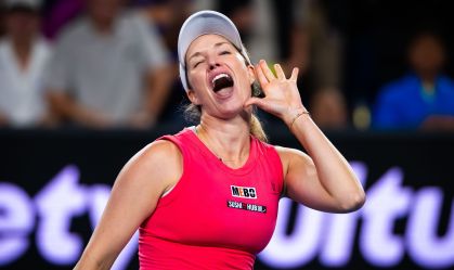 Danielle Collins comemora e provoca a torcida local no Australian Open