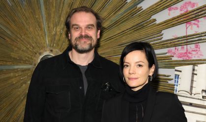 Fora de controle, diz Lily Allen em meio a boatos de separação de David Harbour