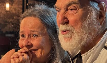Lima Duarte comemora aniversário de 75 anos da filha, Débora: "Um brinde"