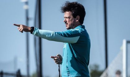 Diniz comenta estreia do Cruzeiro em 2025 e faz análise positiva
