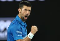 Djokovic leva sufoco de jovem de 19 anos, mas vence no Australian Open