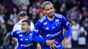 Matheus Pereira comemora gol