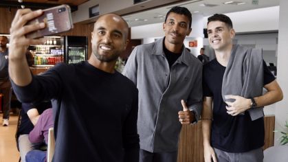 Lucas, Luiz Gustavo e Oscar em embarque para os Estados Unidos