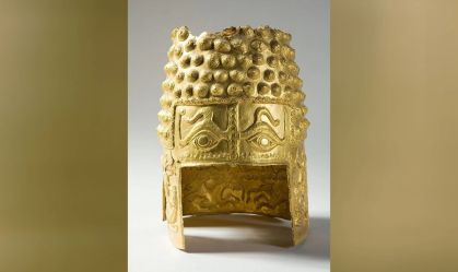 Ladrões invadem museu e roubam antiguidades, incluindo elmo de 2.500 anos