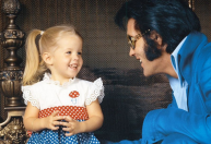Lisa Marie Presley diz que itens de Elvis foram roubados horas após a sua morte