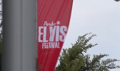 Fãs se reúnem em festival na Austrália para celebrar os 90 anos de Elvis Presley