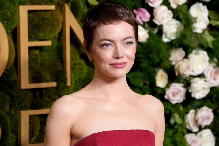 Emma Stone no Globo de Ouro 2025 • Jeff Kravitz/FilmMagic