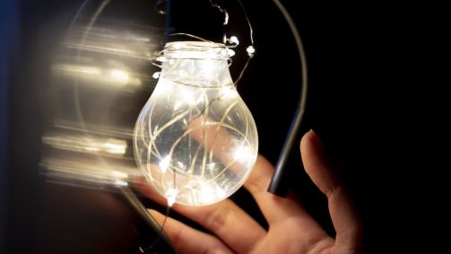 Veja como reduzir o consumo de energia elétrica em casa
