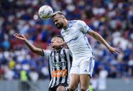 Com gol contra de Fabrício Bruno, Cruzeiro perde para o Athletic no Mineiro