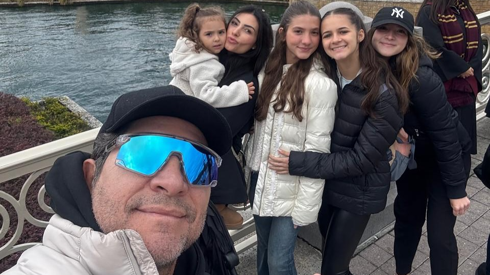 Daniel publicou fotos de momentos de suas férias em família em um parque de diversões em Orlando, nos Estados Unidos
