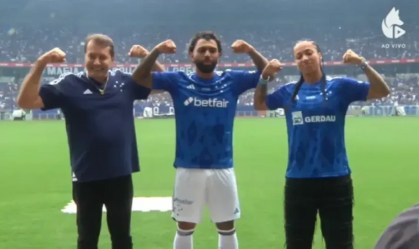 Gabigol levanta torcida do Cruzeiro no Mineirão: "É o Cabuloso"