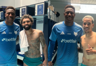 Gabigol e Matheus Pereira treinam com sub-20 do Cruzeiro e são tietados