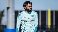 Gabigol impressiona com golaços em treino do Cruzeiro; veja vídeo