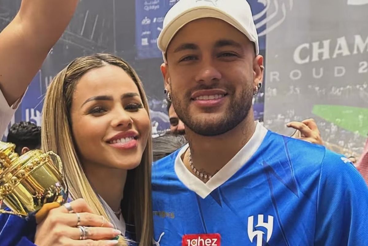 Gabily, ex-affair de Neymar, se declara ao jogador após volta ao Santos | CNN Brasil