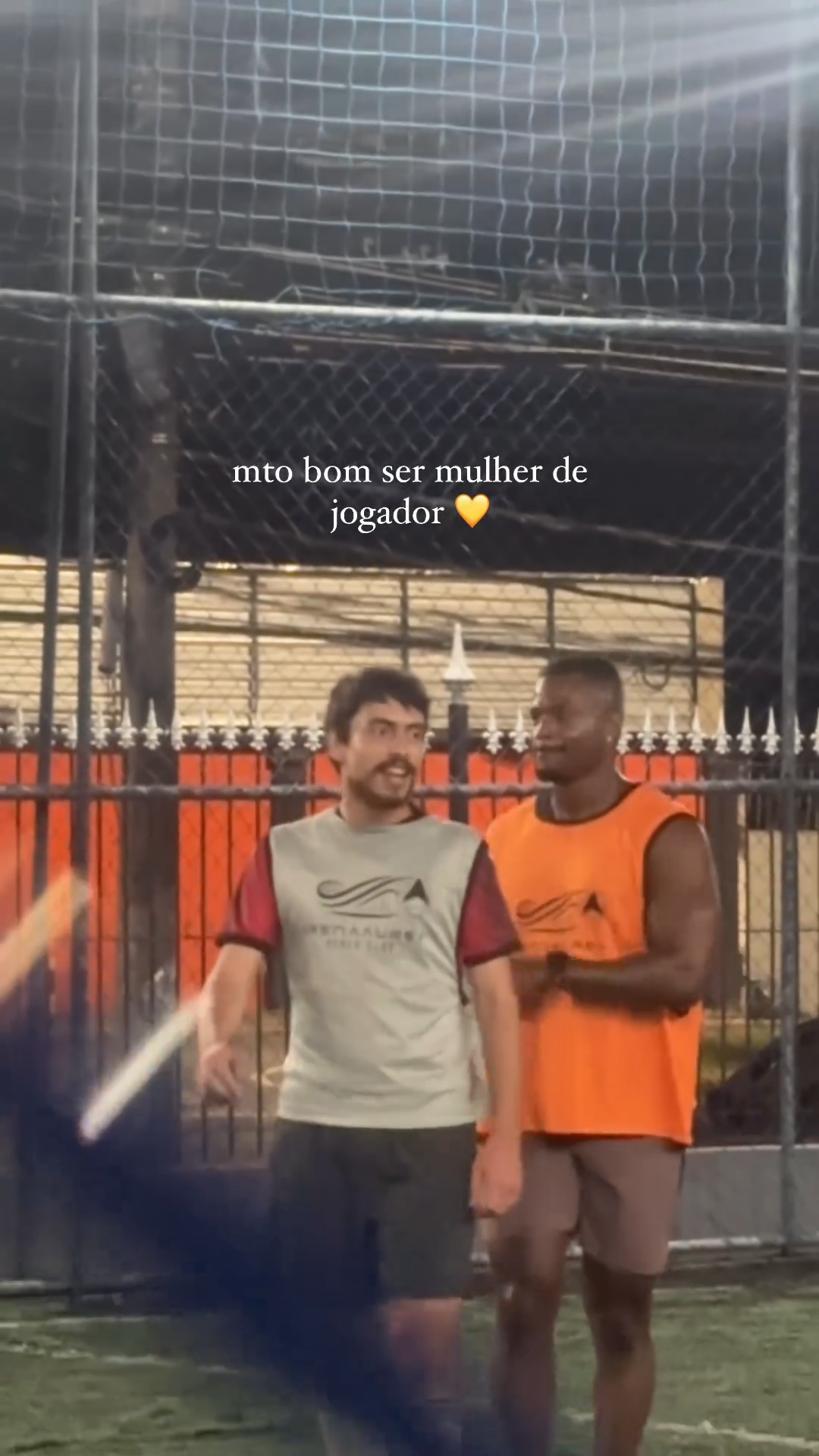 Gabz mostrou Jaffar Bambirra jogando bola com os amigos da novela • Instagram/Gabz