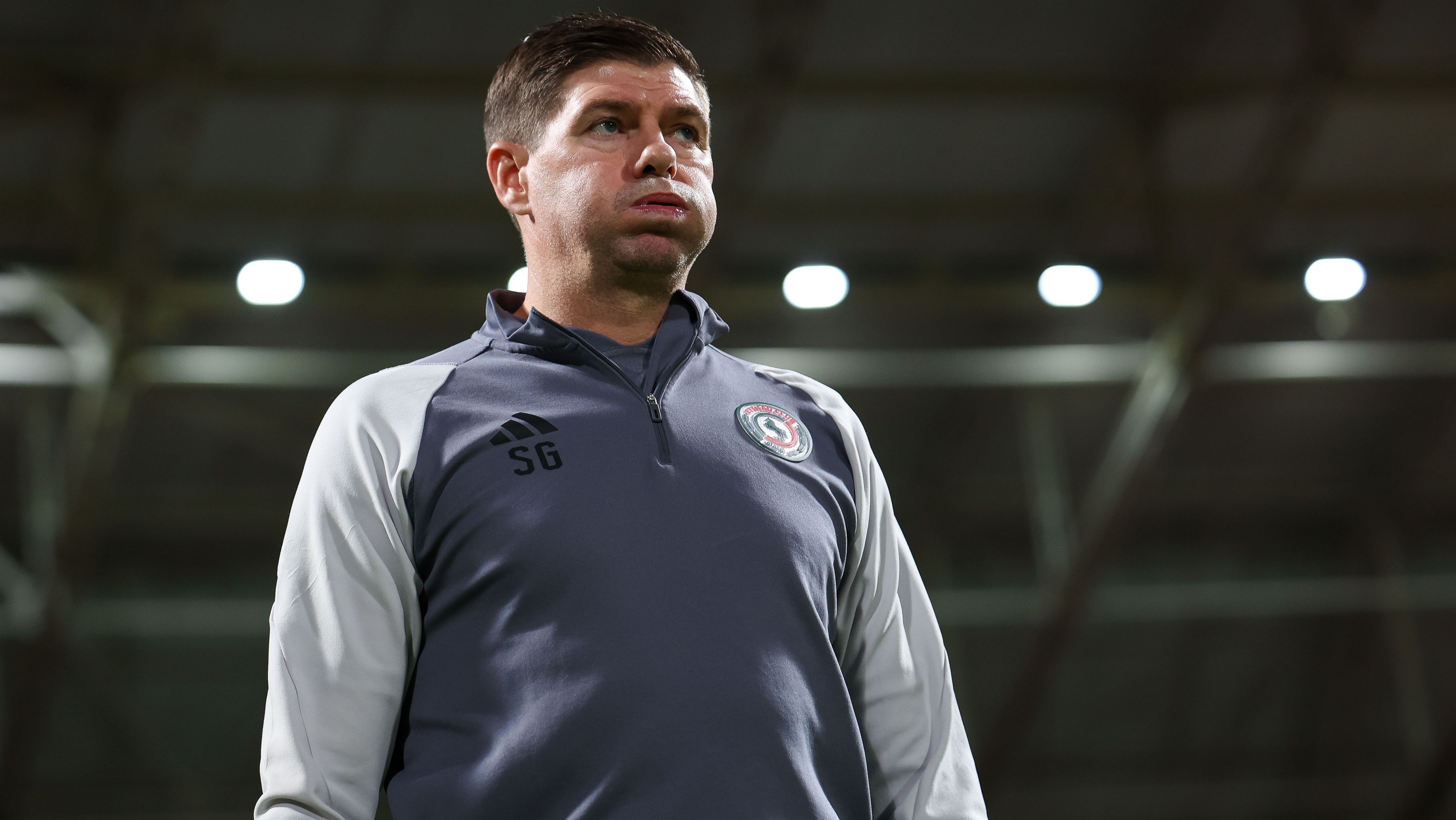 Steven Gerrard em partida do Al-Ettifaq