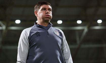 Gerrard pede para deixar clube saudita após 18 meses, diz jornal