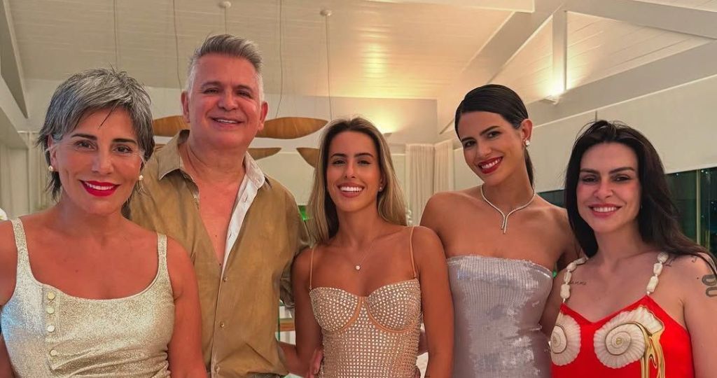 Glória Pires celebra chegada de 2025 com o marido e as filhas na Bahia |  CNN Brasil