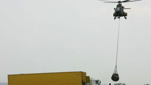 Equipes resgatam corpos de vítimas da queda do voo 1907 da Gol; 154 pessoas morreram