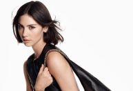 Sob direção de Sofia Coppola, Gracie Abrams estrela campanha da Chanel