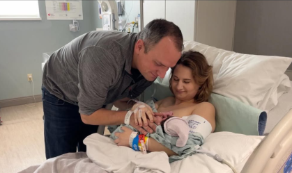 Gypsy Rose Blanchard, que inspirou série “The Act”, dá à luz seu primeiro filho