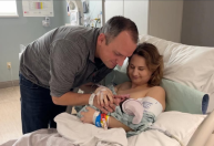 Gypsy Rose Blanchard, que inspirou série “The Act”, dá à luz seu primeiro filho