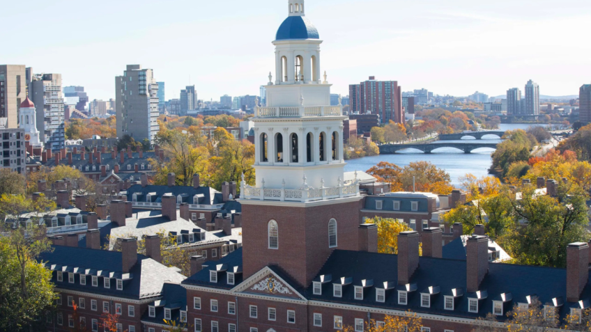 Harvard é a universidade mais antiga dos Estados Unidos • Harvard University