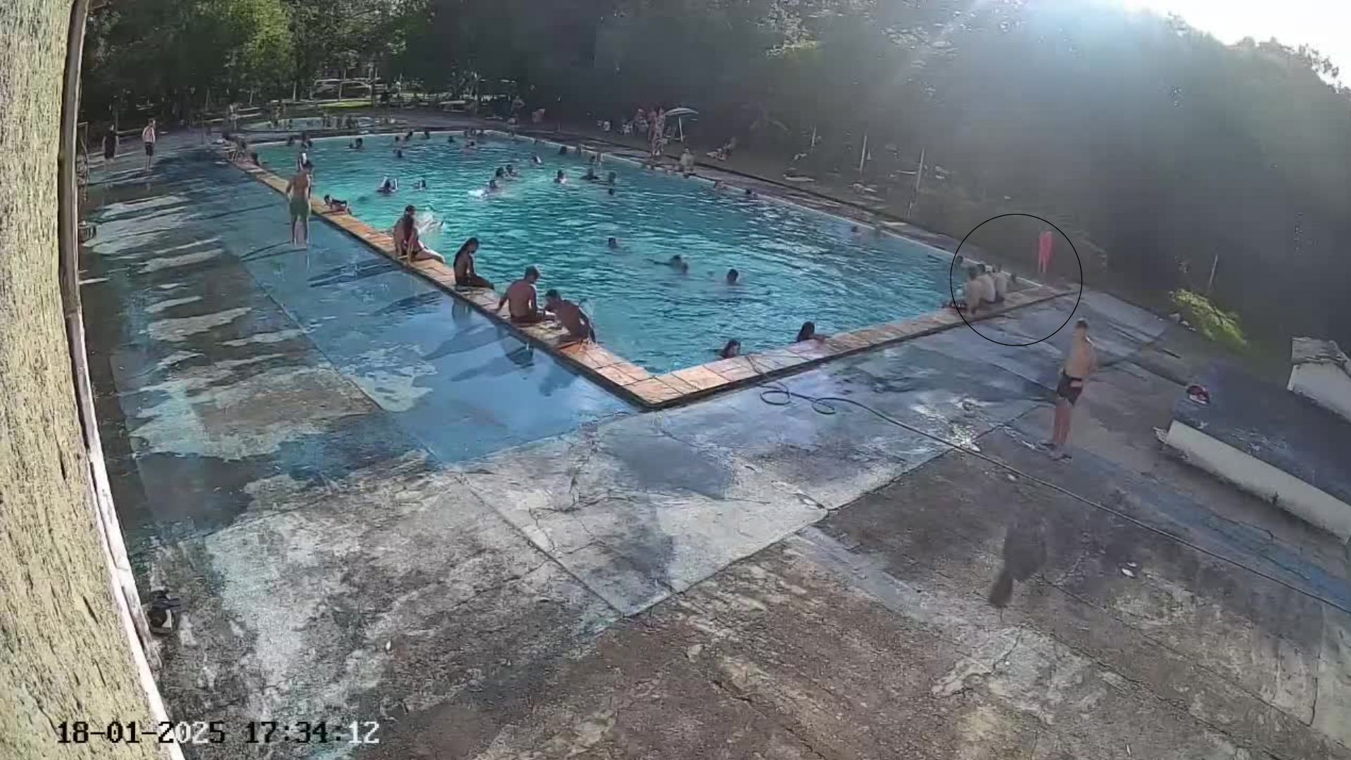 Menina de oito anos morre afogada em clube de Porto Alegre;