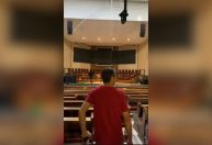 Vídeo: Teto de igreja desaba durante culto em SP; pastor quase foi atingido