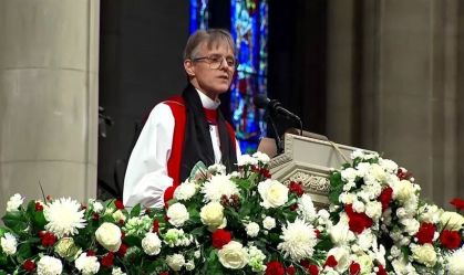 Trump exige desculpas de religiosa que pediu misericórdia para imigrantes