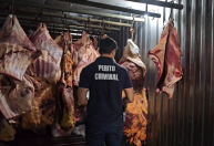 Entenda como carne contaminada pelas enchentes do RS era vendida no RJ
