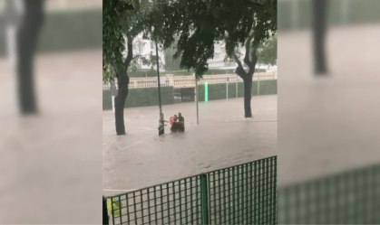 Vídeo: mulher é socorrida por bombeiros em alagamento em São Paulo