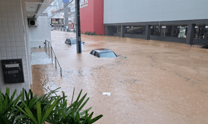 Santa Catarina tem 32 alertas de alagamentos e deslizamentos, diz Cemaden