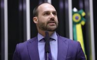 Entenda a decisão de Moraes que abriu inquérito contra Eduardo Bolsonaro