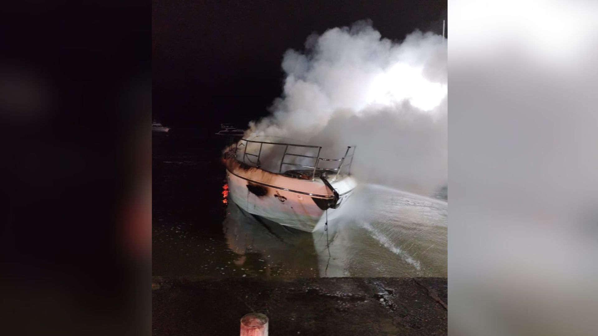 Embarcação com 15 pessoas a borda pega fogo no canal Guarujá-Bertioga (SP)