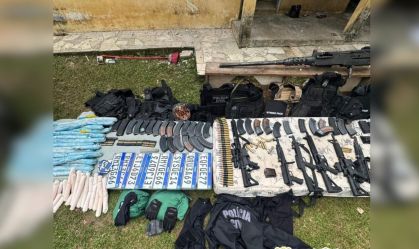 Polícia desarticula esquema de arsenal com armas de guerra no Paraná; veja