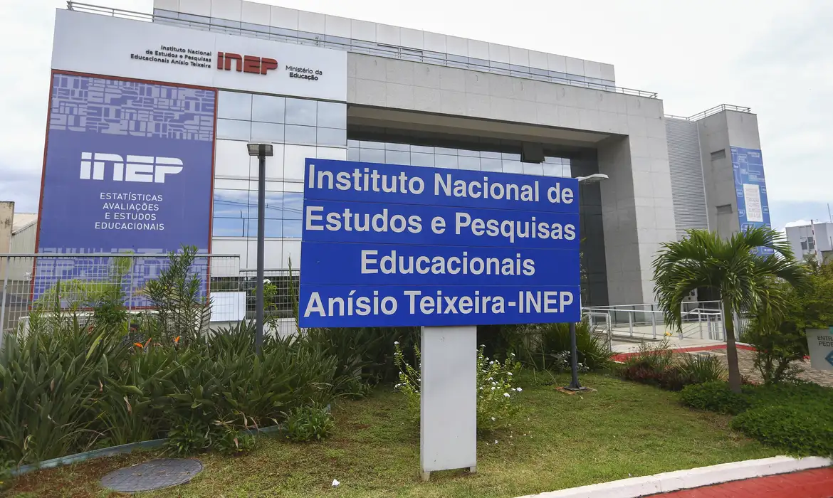 inep