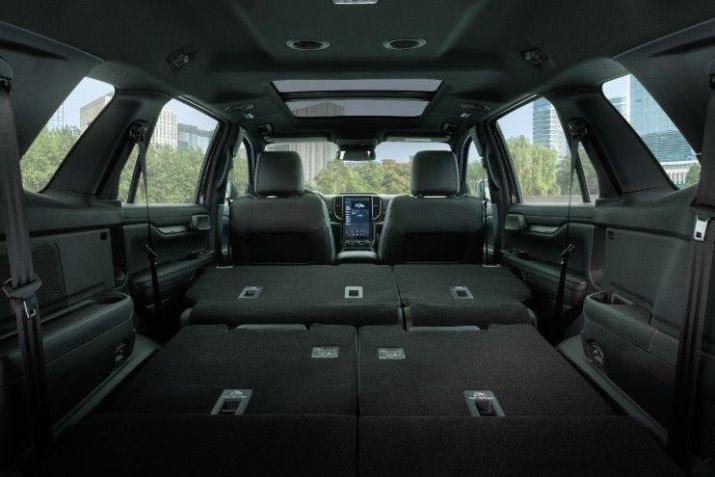 Porta-malas pode chegar a 1.823 litros de capacidade • Ford/Divulgação