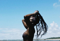 Iza abre álbum de fotos de viagem na Bahia; veja