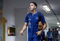 Em acordo com o Botafogo, Jair treina à parte no Santos; clubes negociam venda