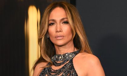 Jennifer Lopez é processada por postar próprias fotos, diz site