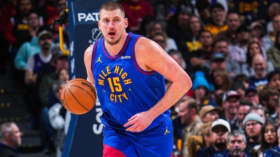 Nikola Jokic em partida do Denver Nuggets