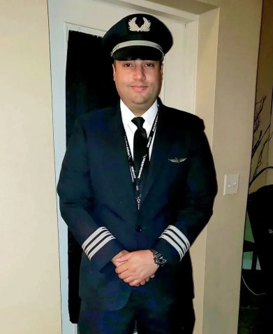 Capitão do voo da American Airlines envolvido na colisão com helicóptero militar era Jonathan Campos • Hector Campos